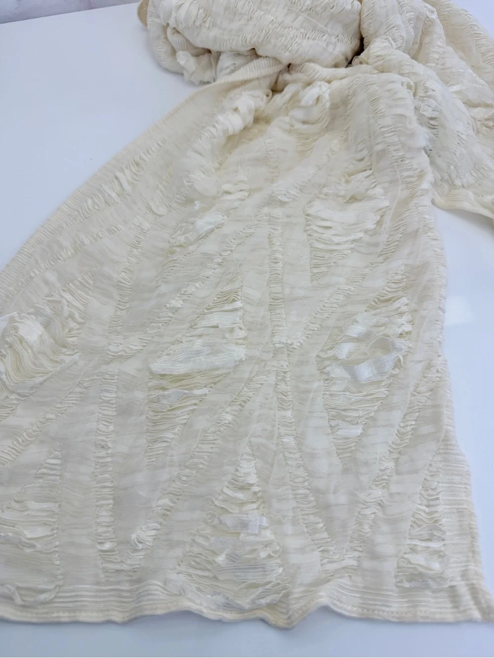 Gucci Silk Shawl Scarf Pleated Ivory
